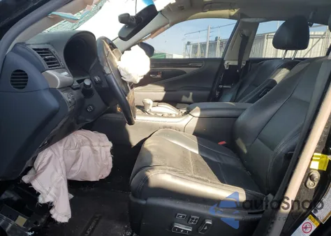 2017 Lexus Ls 460 z USA, uszkodzony, nr VIN JTHCL5EF7H5029023